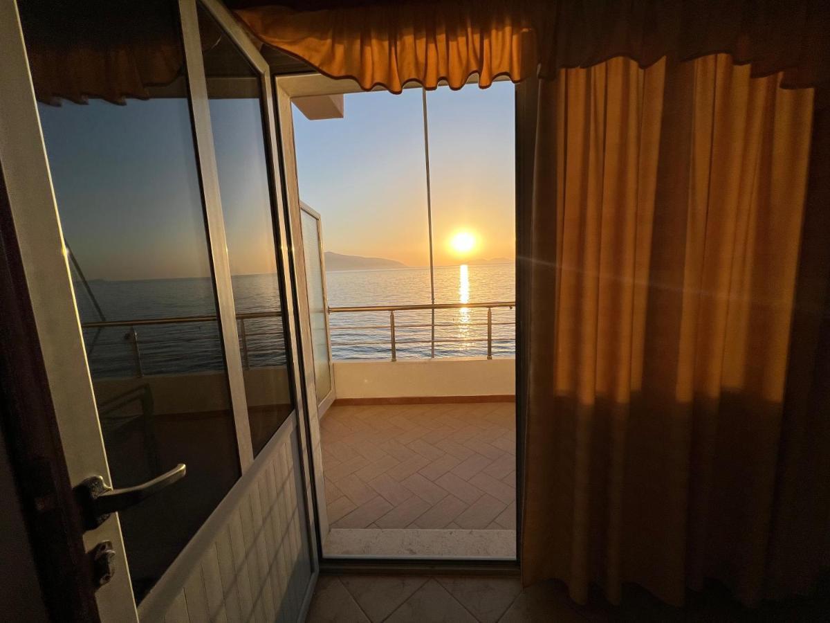 Hotel Jonufra Kanine Buitenkant foto
